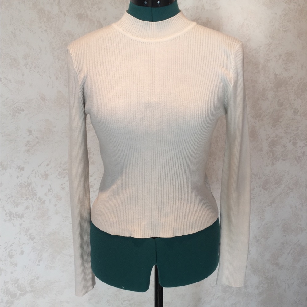 White mock neck long sleeve shirt